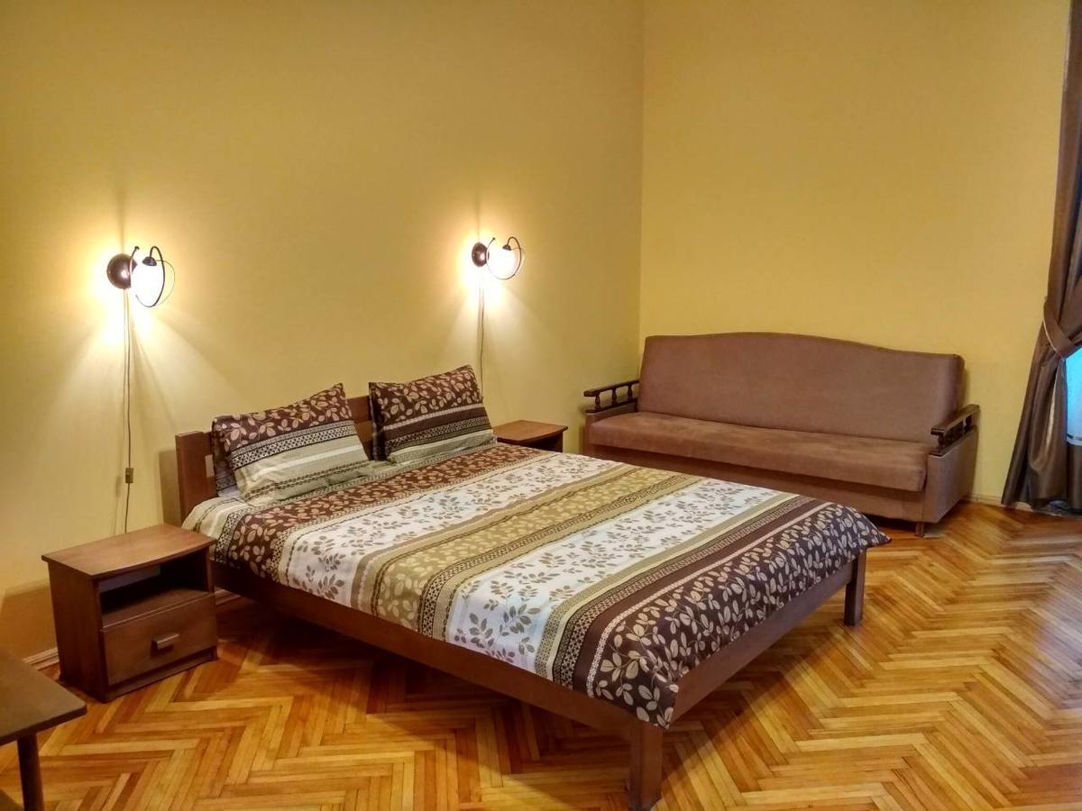 On Virmens'ka Street Apartment Lviv