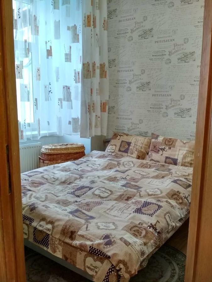 On Virmens'ka Street Apartment *
